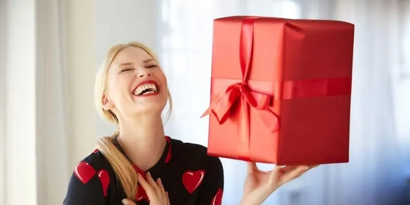Nhận quà bất ngờ vào sinh nhật